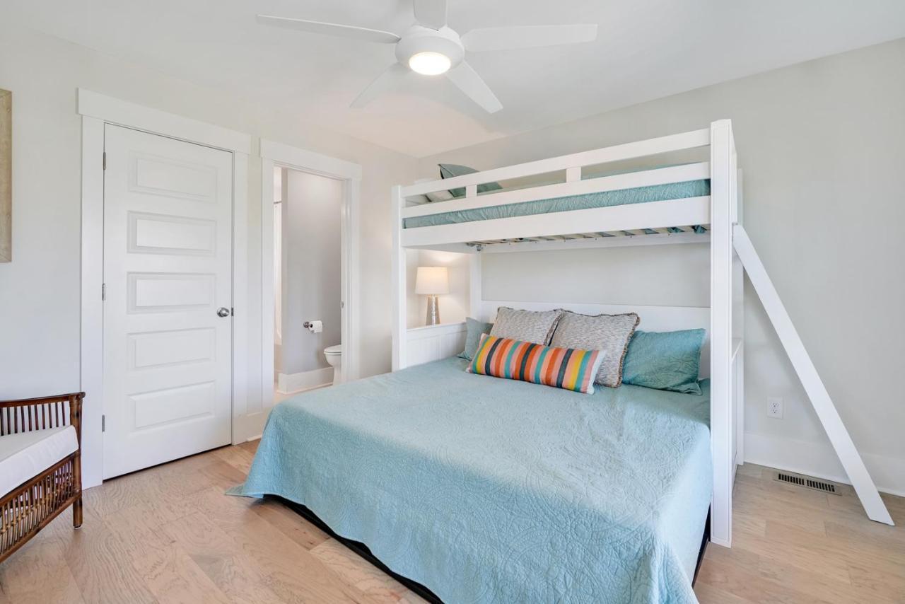 Seas The Day Villa Oak Island Exterior photo